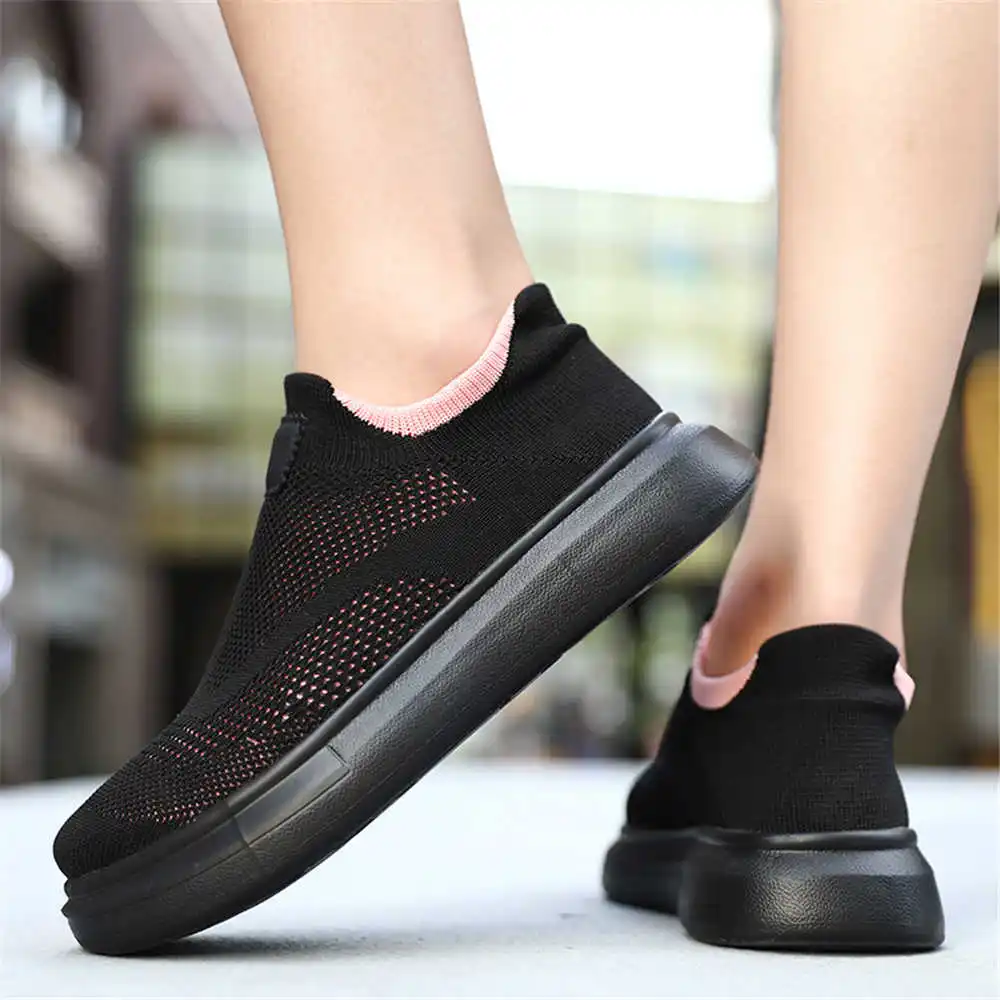 Men Shoes Types Name - Calze con plateau scarpe marroni per