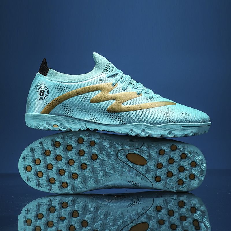 Scarpe da Calcio Classiche di  - Men'S Shoes Vs Women'S Size recensione e prezzo